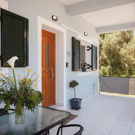 K & M Retreat - Detatched, 2 Bedroom, 3 Ac, Stunning Hill Views