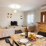 Feriehus K & M Retreat - Detatched, 2 Bedroom, 3 Ac, Stunning Hill Views *