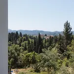 K & M Retreat - Detatched, 2 Bedroom, 3 Ac, Stunning Hill Views Feriehus Evropouloi