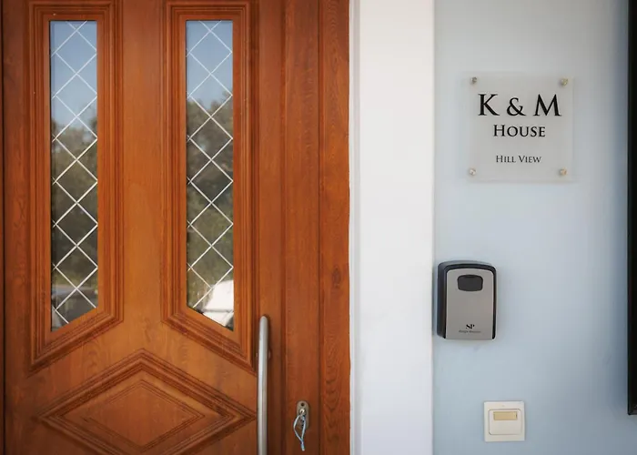 K & M Retreat - Detatched, 2 Bedroom, 3 Ac, Stunning Hill Views Holiday home