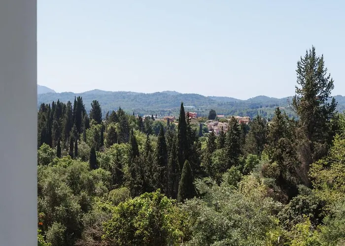 K & M Retreat - Detatched, 2 Bedroom, 3 Ac, Stunning Hill Views Holiday home Evropouloi